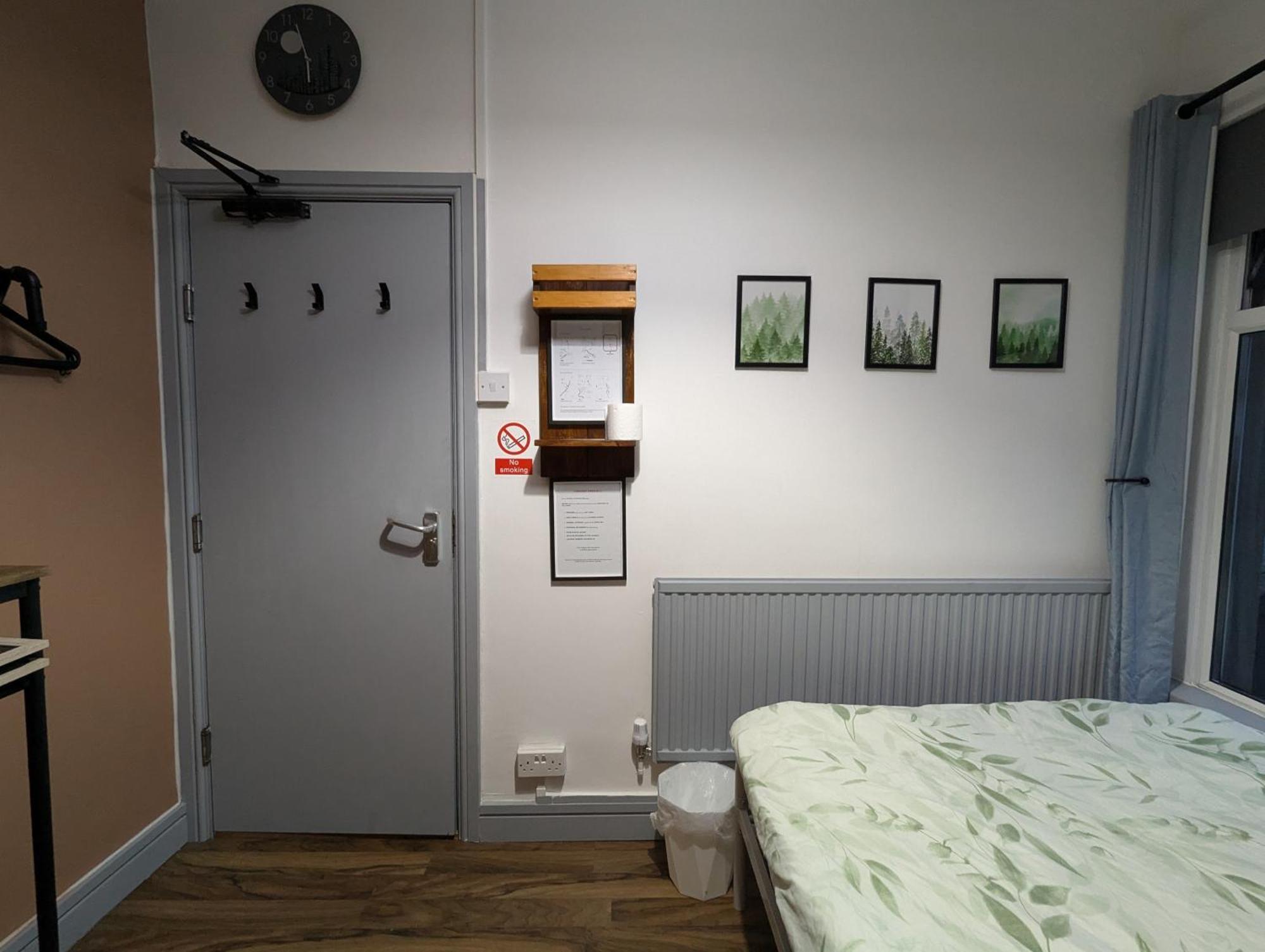 R3 - Cozy Small Double - City & Beach Access, Wifi, Free Parking - Self Catering سوانسي المظهر الخارجي الصورة