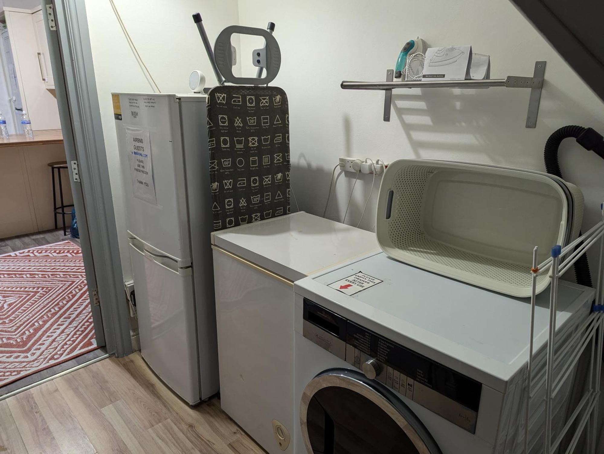 R3 - Cozy Small Double - City & Beach Access, Wifi, Free Parking - Self Catering سوانسي المظهر الخارجي الصورة